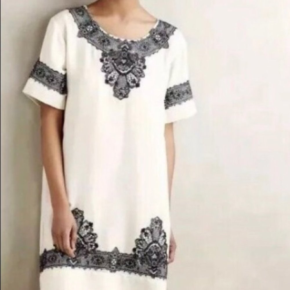 Anthropologie White T Shirt Dress / navy beaded